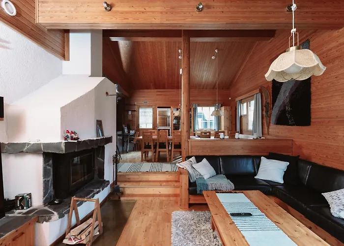 Astra بيت للعطل *